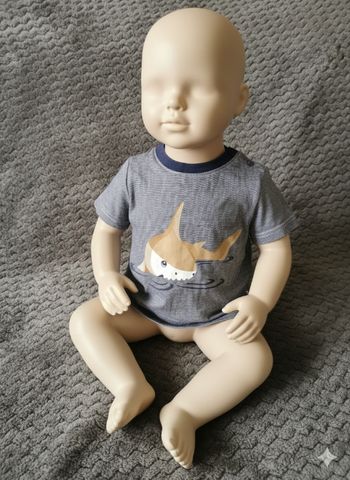 Joli tee shirt requin 