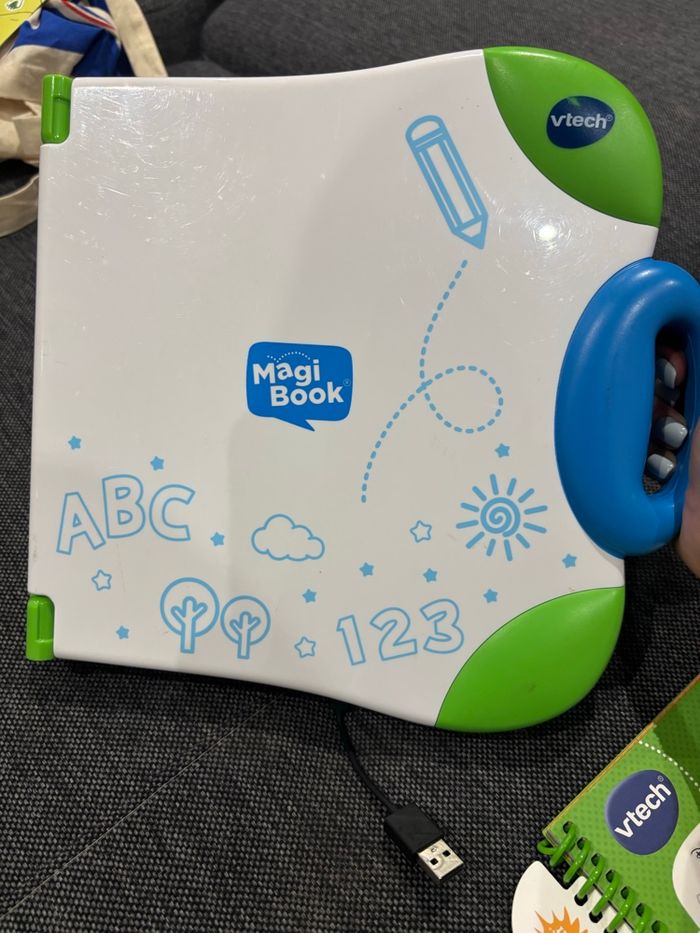 Magibook de Vtech avec 6 jeux - photo numéro 2