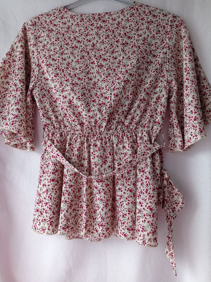 BLOUSE Beige Fleuri. - photo numéro 4