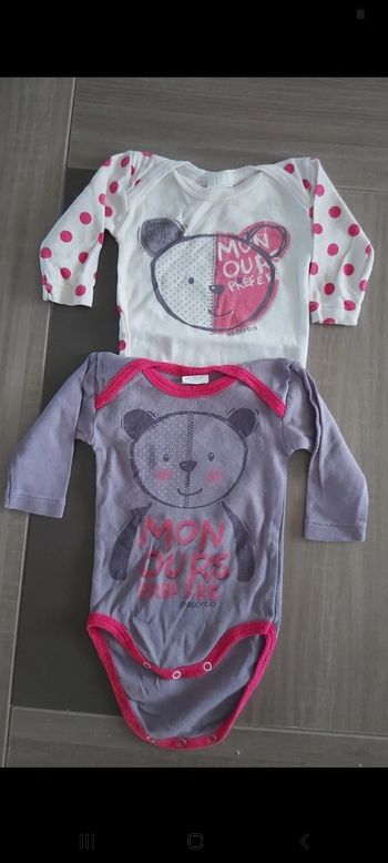 Lot de 2 bodys Absorba