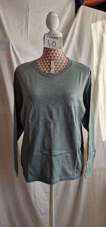 Tee-shirt, vert, en coton, neuf a juste été lavé,longueur 59cm, largeur d'épaule 52cm
