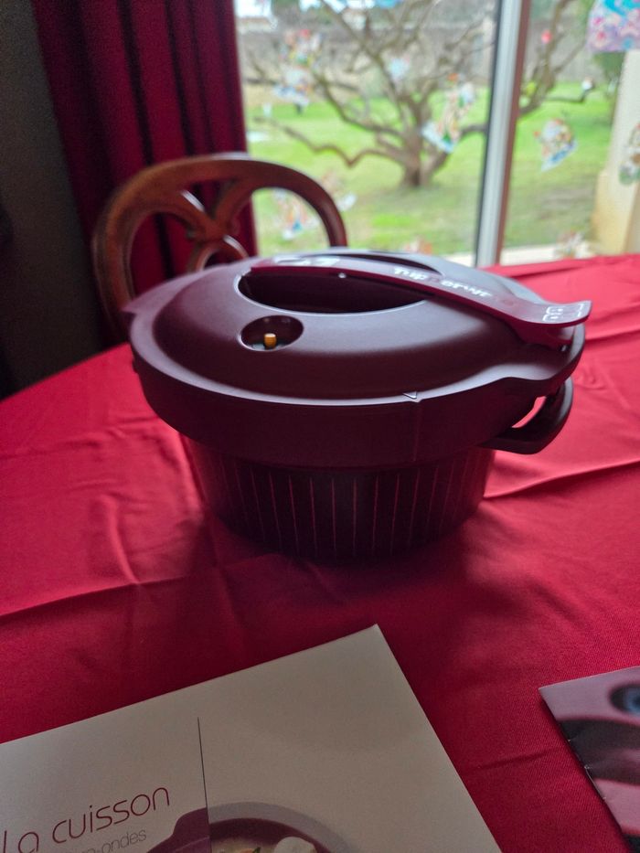Micro pressure cooker avec livres Tupperware - photo numéro 2