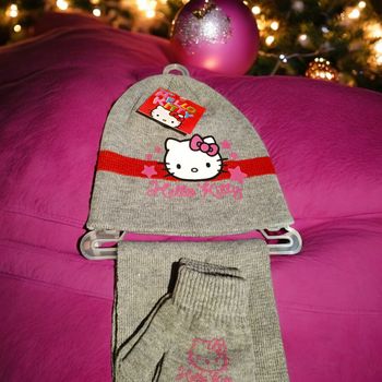 Ensemble bonnet écharpe gants Hello Kitty