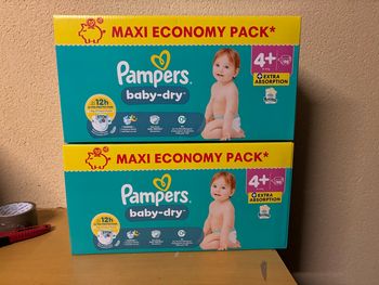 196 couches Pampers Baby-Dry taille 4+