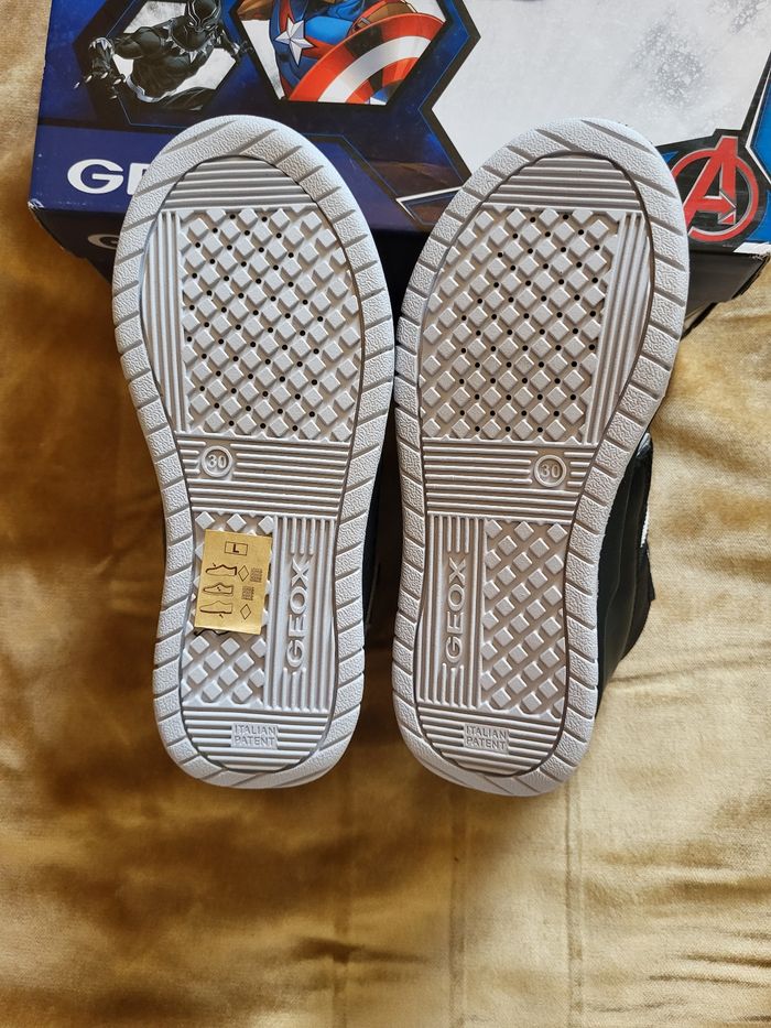 Baskets Black Panther Geox X Marvel  t30 Neuves - photo numéro 7