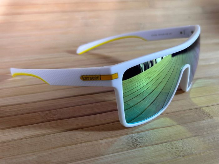 Paire de lunettes de soleil 74-6 - photo numéro 3