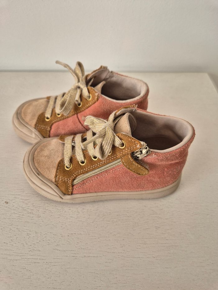 Chaussures montantes daim + cuir fille pointure 23 Bopy