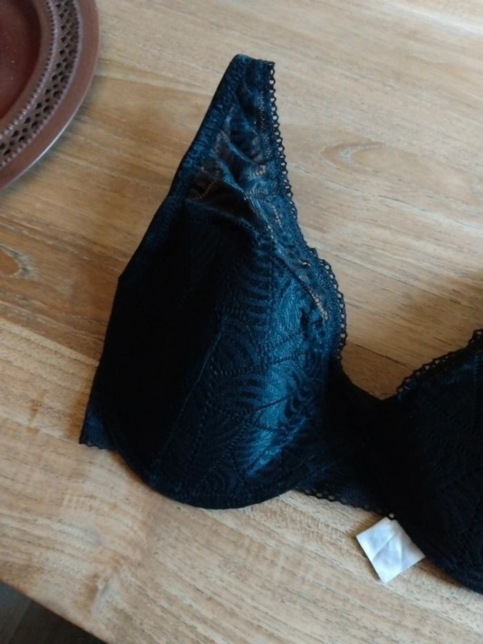 Soutien gorge noir - photo numéro 2