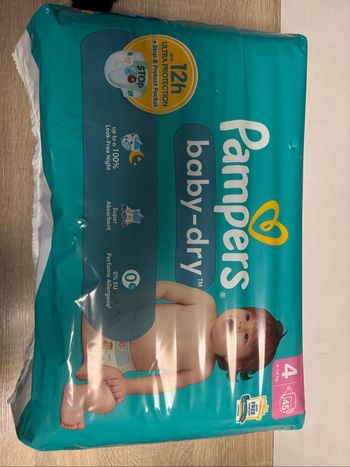 Pampers Baby Dry taille 4