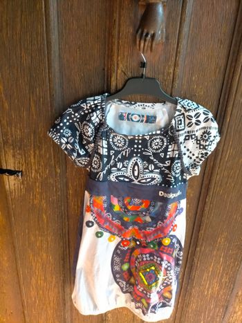 Très jolie robe Desigual 5 ans 