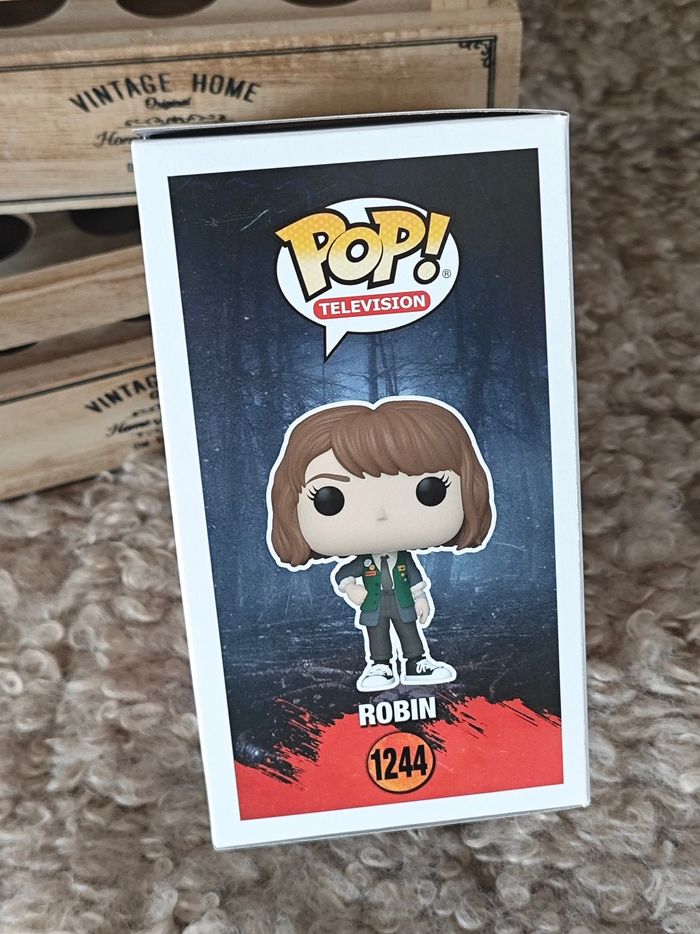 Funko Pop Stranger Things Robin 1244 - photo numéro 4