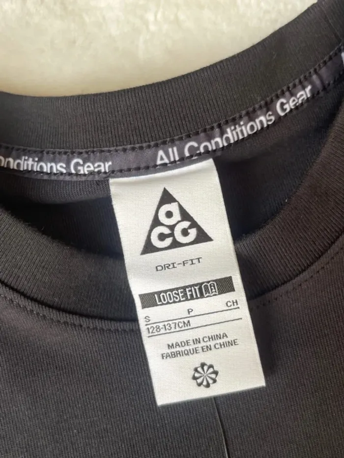 Te me shirt acg Nike - photo numéro 2