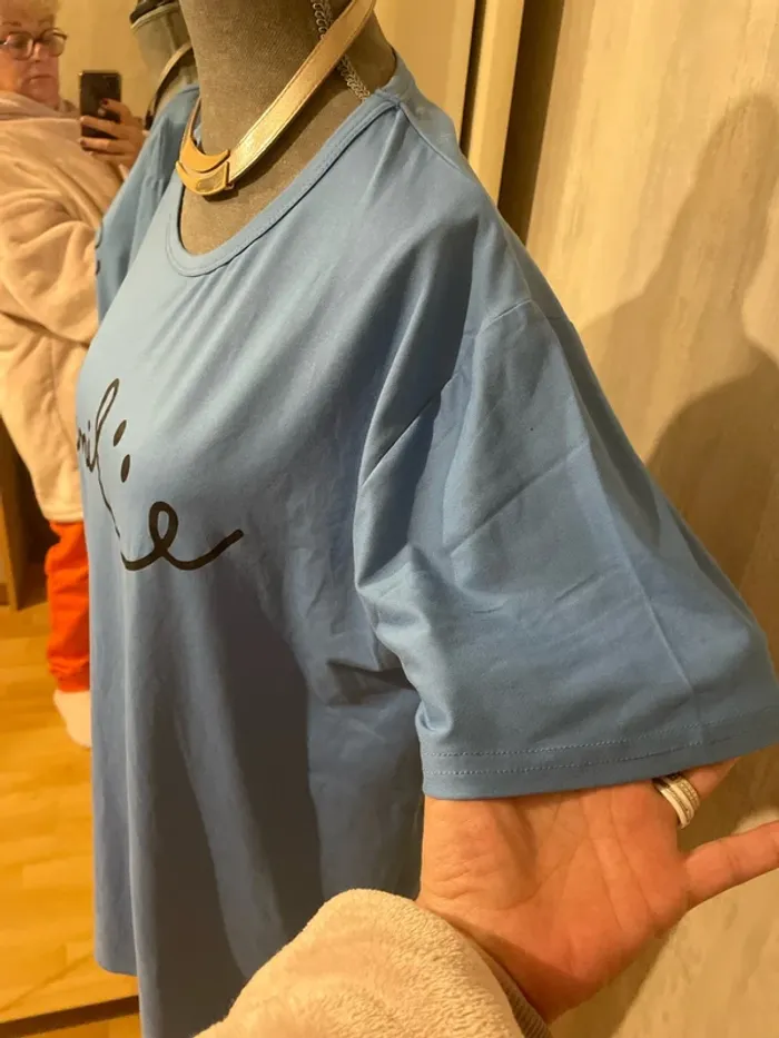 Tee shirt smil. e - photo numéro 2