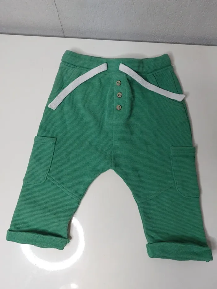 Pantalon jogging Vert "KIABI"