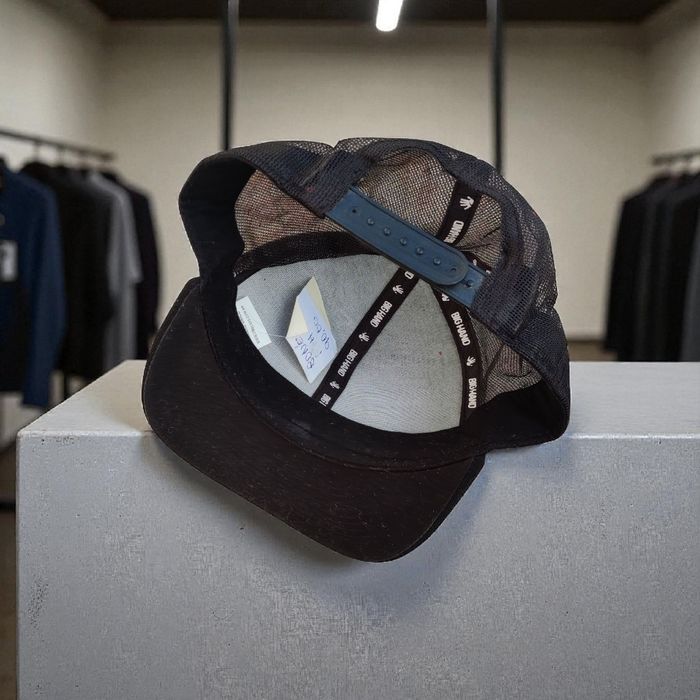 Casquette trucker noire brésilienne  – logo main brodé – style urbain streetwear - photo numéro 3