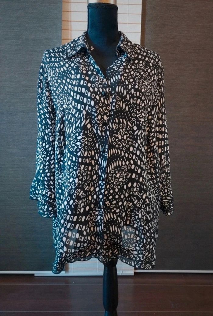 Chemise noire et blanche manches 3/4