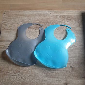 ⭐ Lot de 2 bavoirs en plastique #emyfleury_accessoiresbébé