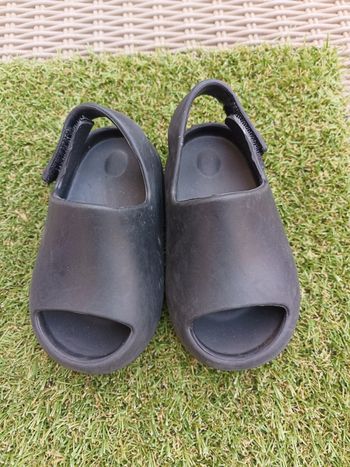 Sandales pointure 24/25