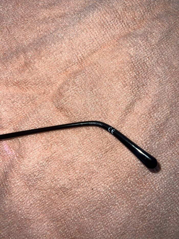 Lunette manque 1 strass . - photo numéro 8