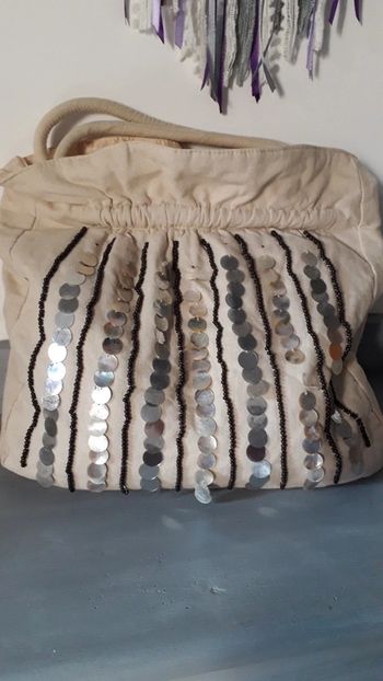 Sac en coton écru, perles et nacre