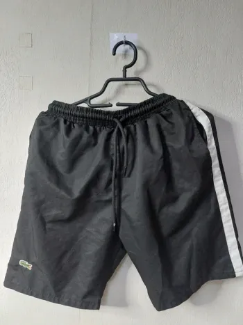 Short noir et blanc "Lacoste"