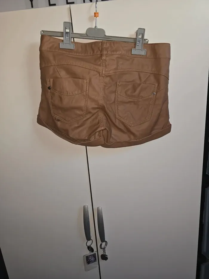 Short cuir - photo numéro 2