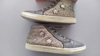 Sneakers à strass et motif étoiles en 34