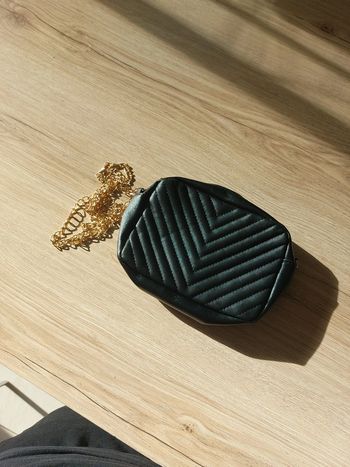 Besace noire avec sangle en chaîne neuve