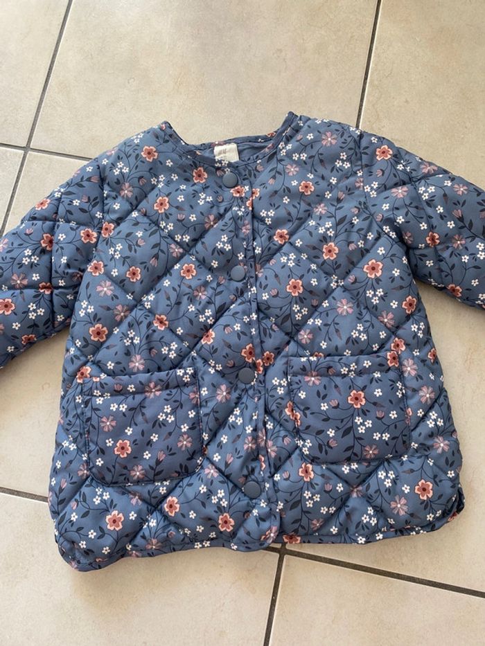 Veste matelassé fleurs fille H&M 92cm - photo numéro 4