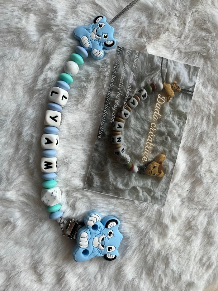 Attache tétine symba personnalisé