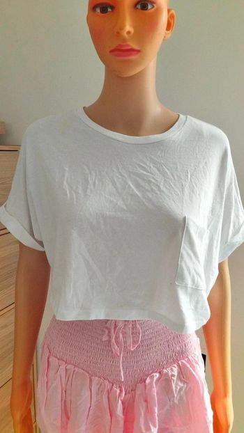 Tee shirt blanc court avec poche taille m Ardene Femme