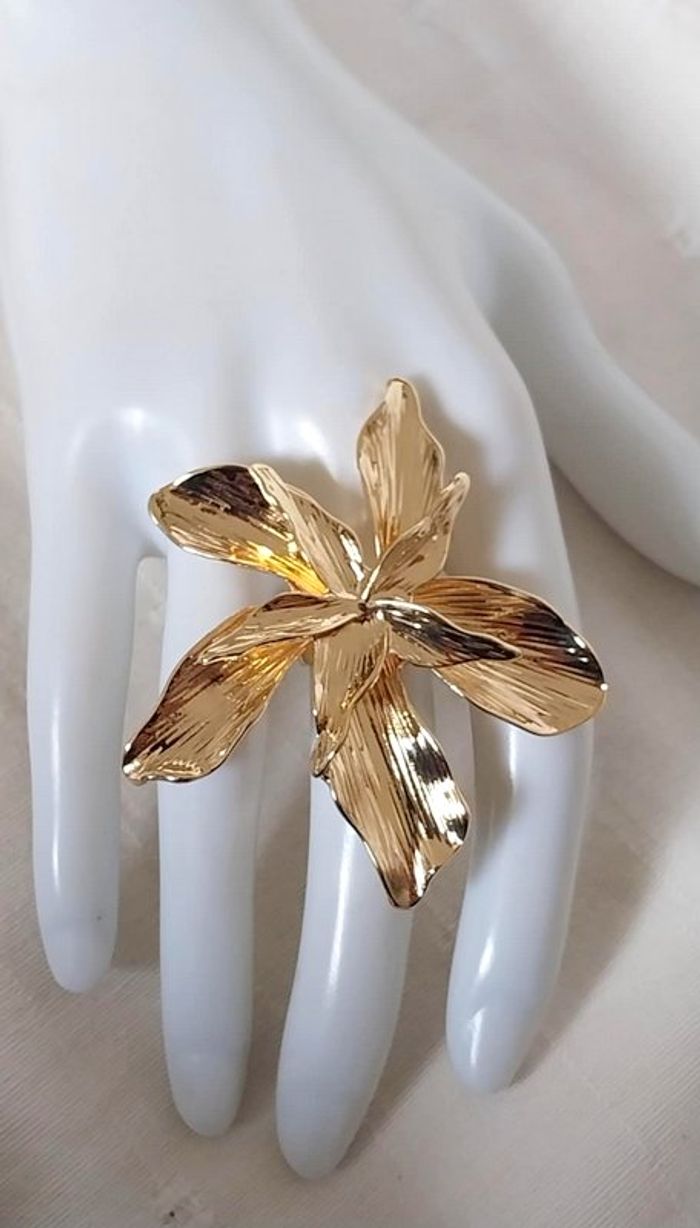 Grosse bague fleur - photo numéro 3