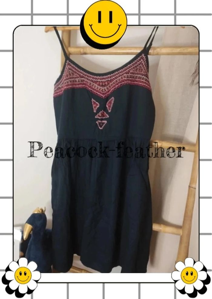 Robe noire et bordeaux 38 - photo numéro 12