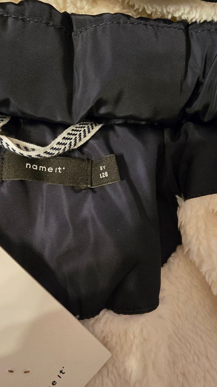 NEUVE (non portée) 🏷😍🥰🩷superbe DOUDOUNE CHAUDE (automne/hiver) 8 ANS fille 🩷🩷😍👌👌 - photo numéro 3