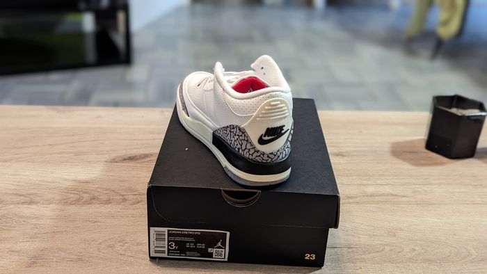 Chaussures air Jordan 3 white cement - photo numéro 2