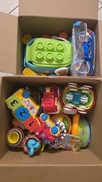 🎉🎉🎉🥰DERNIERS JOURS  🤩🥰superbe  lot jouets eveil avec éléphant en etat neuf et cubes 😉😍🥰🤩