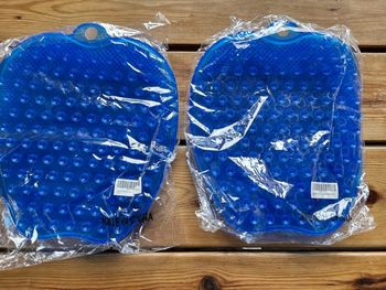 Lot de 2 tapis de pied massant de salle de.bain neuf