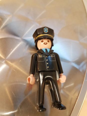 Policier Playmobil