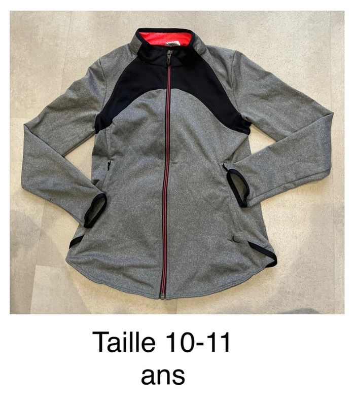 Veste de sport taille 10-11 ans