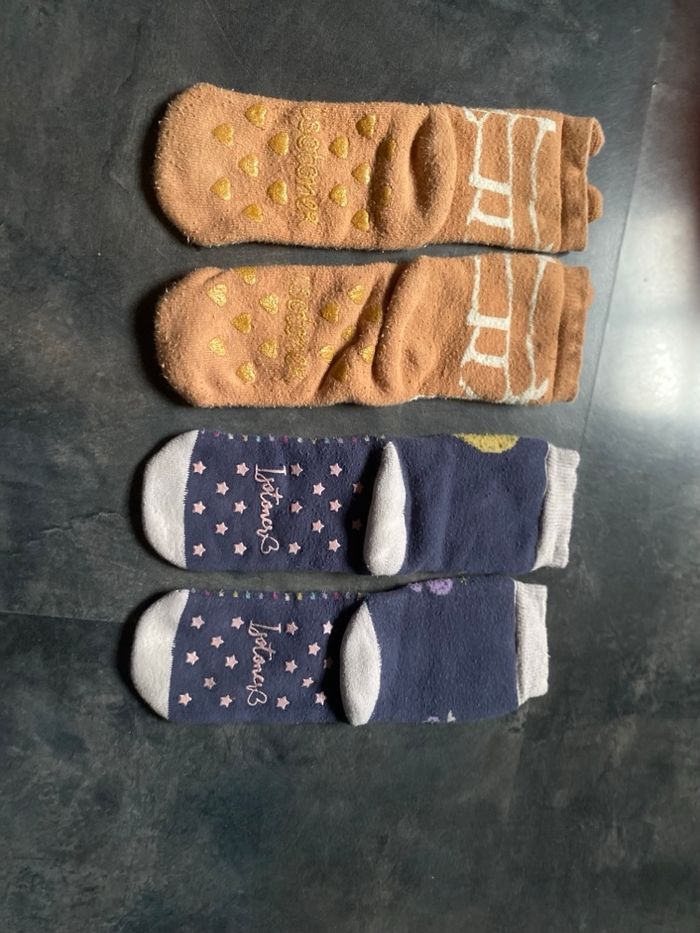 2 paires de chaussettes antidérapantes Isotoner 27/30 - photo numéro 5