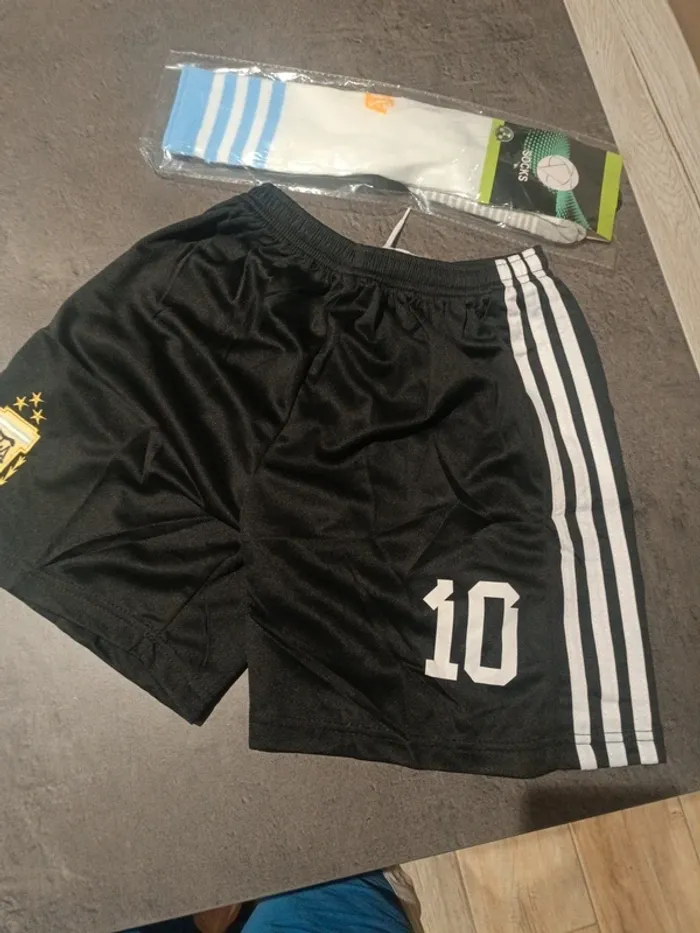 Tenue foot Léo Messi argentine. T.26 - photo numéro 3
