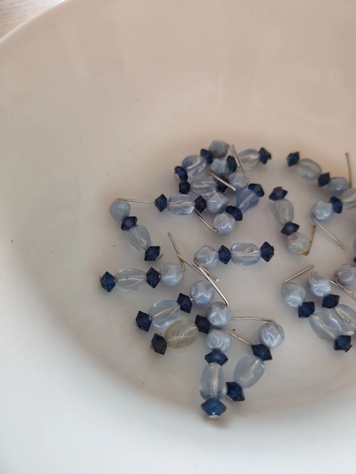 15 perles bleues - photo numéro 2