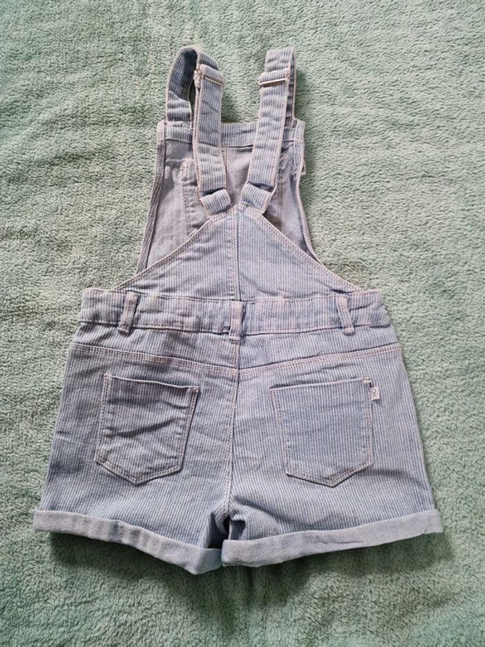 Très jolie salopette short 8 ans - photo numéro 4