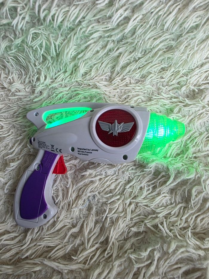 Accessoire pistolet buzz l'éclair dans toy story disneyland paris - photo numéro 4