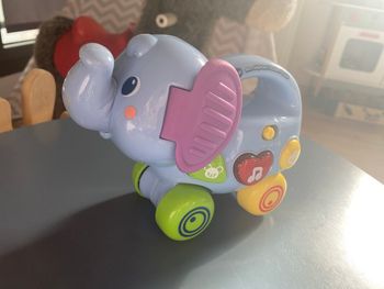 Mon éléphant pousse pousse