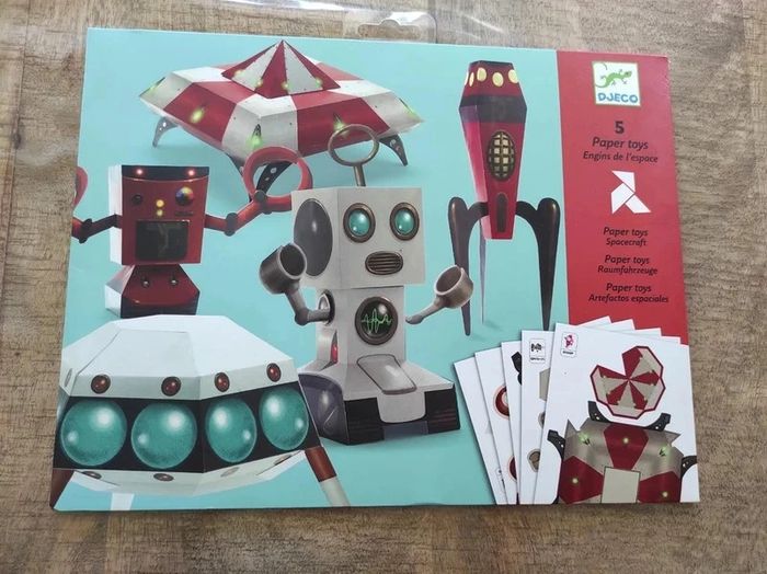 5 paper toys engins de l'espace