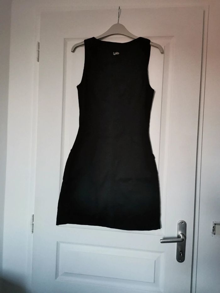 Robe noir - photo numéro 3