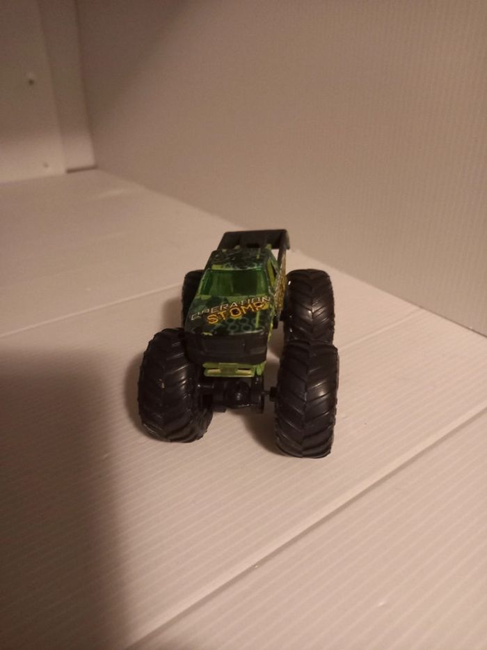 Hotwheel monster truck opération stomp - photo numéro 2
