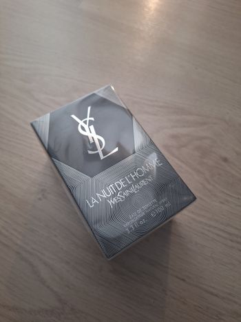 Eau de toilette 100ml ml La nuit de l'homme Yves saint Laurent neuf sous blister