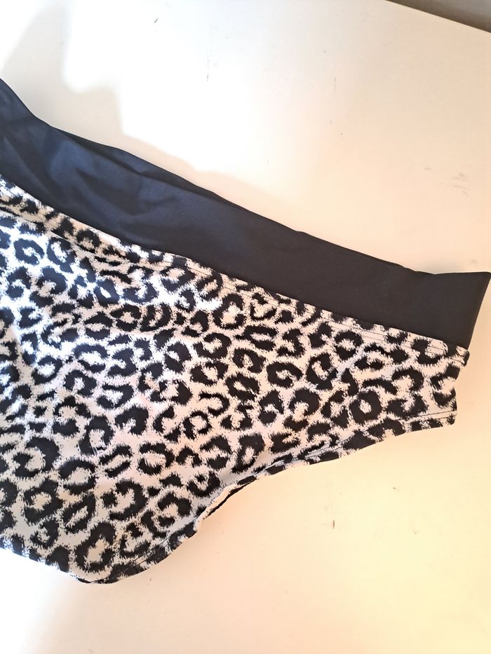 Maillot de bain femme (2 pièces) noir et blanc - Sans marque - Parfait état. - photo numéro 10